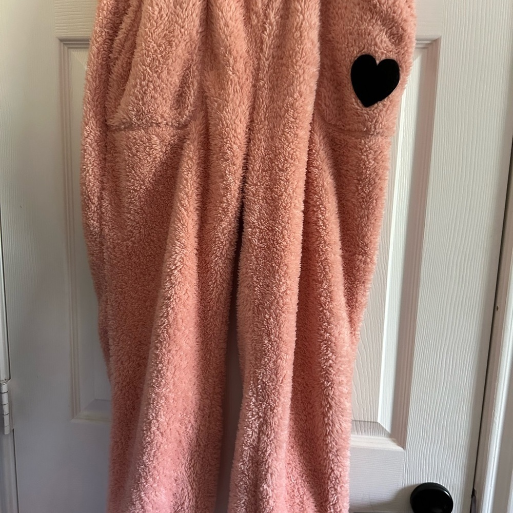 No Boundaries Pink with Black Heart Juniors Puppet Plush Joggers SZ: L (11-13) - Picture 2 of 5